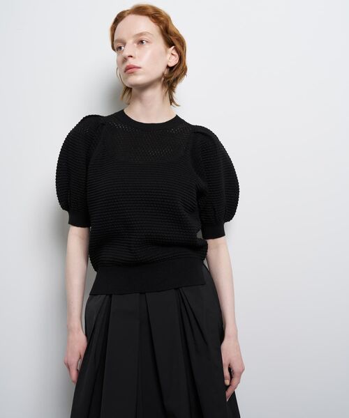 LANVIN en Bleu(ランバンオンブルー)の「アイレットパフスリーブニット(ニット/セーター・レディース・ラベンダー/ブラック/オフホワイト・38)」の15枚目の写真