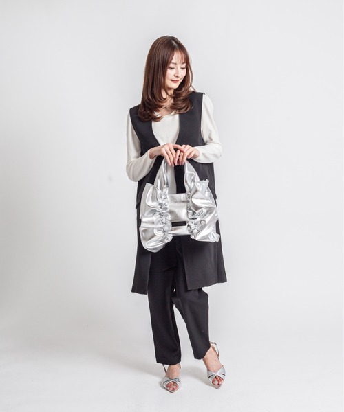 HELOYSE(エロイーズ)の「【HELOYSE/エロイーズ】フリルトートバッグ bobbonbutterfly tote PU leather S(トートバッグ・レディース・シルバー/ブラック・FREE)」の15枚目の写真