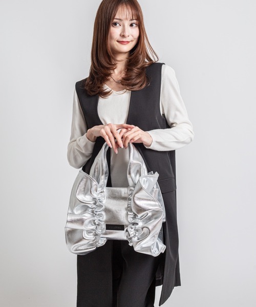 HELOYSE(エロイーズ)の「【HELOYSE/エロイーズ】フリルトートバッグ bobbonbutterfly tote PU leather S(トートバッグ・レディース・シルバー/ブラック・FREE)」の12枚目の写真