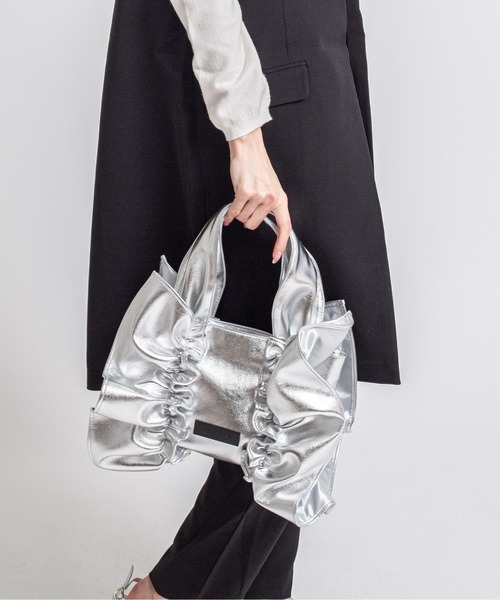 HELOYSE(エロイーズ)の「【HELOYSE/エロイーズ】フリルトートバッグ bobbonbutterfly tote PU leather S(トートバッグ・レディース・シルバー/ブラック・FREE)」の14枚目の写真