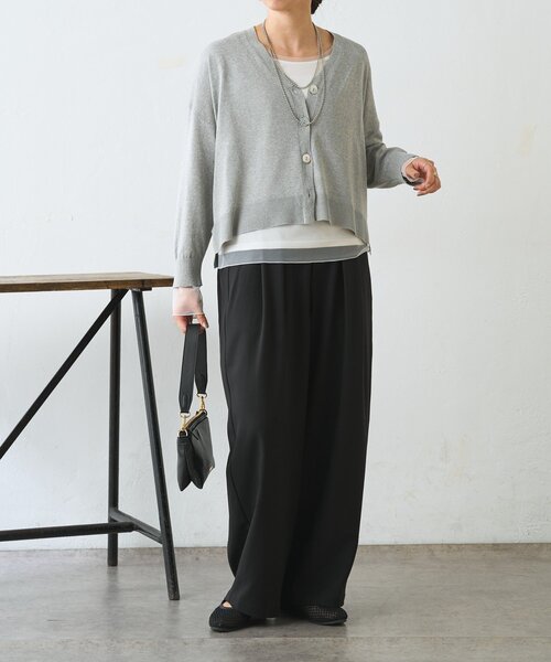 Jena espace merveilleux（ジェナ　エスパスメルヴェイユ）の「【体系カバー◎】シェルボタンカーディガン（カーディガン/ボレロ・レディース・ベージュ/ライトグレー・FREE）」の3枚目の写真