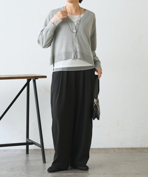 Jena espace merveilleux（ジェナ　エスパスメルヴェイユ）の「【体系カバー◎】シェルボタンカーディガン（カーディガン/ボレロ・レディース・ベージュ/ライトグレー・FREE）」の4枚目の写真