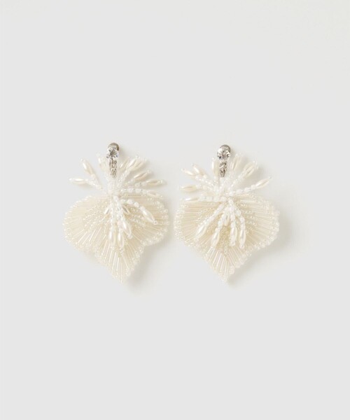 tanakadaisuke/タナカダイスケ】white clover beads earrings/ホワイト