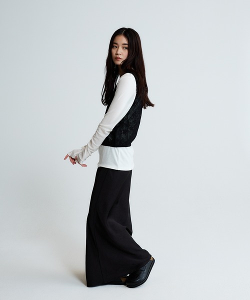 JEANASIS（ジーナシス）の「フラワーパターンニットタンク/663964（ベスト・レディース・ブラック/ホワイト・FREE）」の5枚目の写真