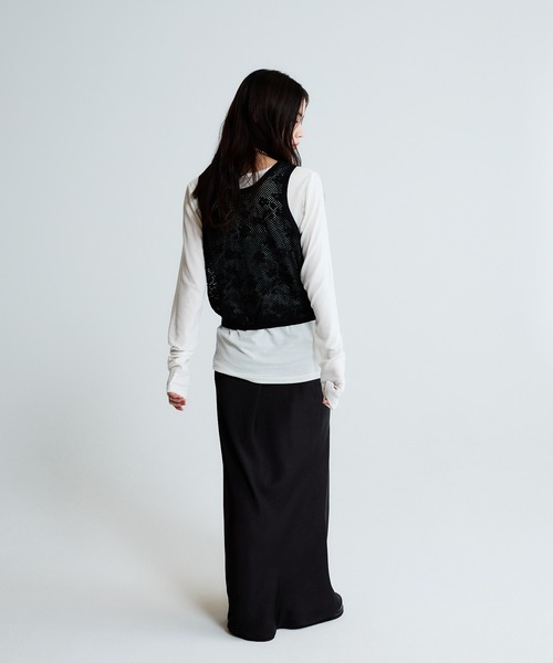 JEANASIS（ジーナシス）の「フラワーパターンニットタンク/663964（ベスト・レディース・ブラック/ホワイト・FREE）」の6枚目の写真