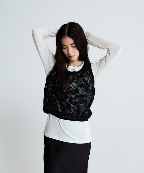 JEANASIS（ジーナシス）の「フラワーパターンニットタンク/663964（ベスト・レディース・ブラック/ホワイト・FREE）」の7枚目の写真