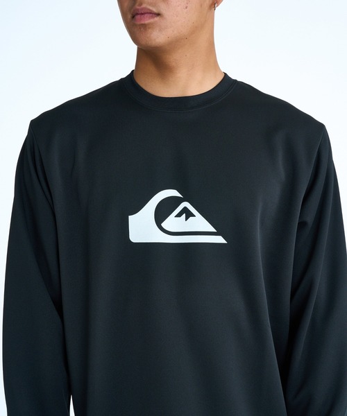 Quiksilver(クイックシルバー)の「QUIKSILVER メンズ/ユニセックス COMP LOGO LS 長袖サーフTシャツ UPF50+ ドライタッチ【2026年春夏モデル】/クイックシルバー水陸両用UVカット長袖速乾(Tシャツ/カットソー・メンズ・ブラック/ホワイト/カーキ・LARGE/SMALL/MEDIUM/X-LARGE)」の8枚目の写真