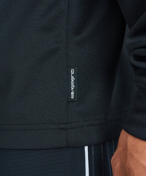 Quiksilver(クイックシルバー)の「QUIKSILVER メンズ/ユニセックス COMP LOGO LS 長袖サーフTシャツ UPF50+ ドライタッチ【2026年春夏モデル】/クイックシルバー水陸両用UVカット長袖速乾(Tシャツ/カットソー・メンズ・ブラック/ホワイト/カーキ・LARGE/SMALL/MEDIUM/X-LARGE)」の10枚目の写真