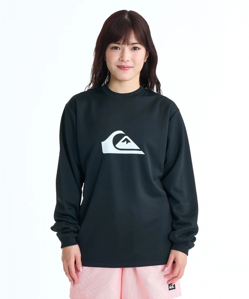 Quiksilver(クイックシルバー)の「QUIKSILVER メンズ/ユニセックス COMP LOGO LS 長袖サーフTシャツ UPF50+ ドライタッチ【2026年春夏モデル】/クイックシルバー水陸両用UVカット長袖速乾(Tシャツ/カットソー・メンズ・ブラック/ホワイト/カーキ・LARGE/SMALL/MEDIUM/X-LARGE)」の13枚目の写真