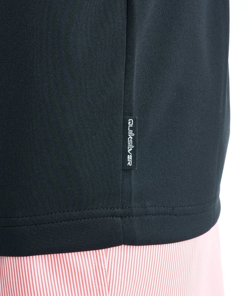 Quiksilver(クイックシルバー)の「QUIKSILVER メンズ/ユニセックス COMP LOGO LS 長袖サーフTシャツ UPF50+ ドライタッチ【2026年春夏モデル】/クイックシルバー水陸両用UVカット長袖速乾(Tシャツ/カットソー・メンズ・ブラック/ホワイト/カーキ・LARGE/SMALL/MEDIUM/X-LARGE)」の15枚目の写真