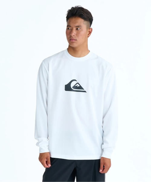 Quiksilver(クイックシルバー)の「QUIKSILVER メンズ/ユニセックス COMP LOGO LS 長袖サーフTシャツ UPF50+ ドライタッチ【2026年春夏モデル】/クイックシルバー水陸両用UVカット長袖速乾(Tシャツ/カットソー・メンズ・ブラック/ホワイト/カーキ・LARGE/SMALL/MEDIUM/X-LARGE)」の4枚目の写真