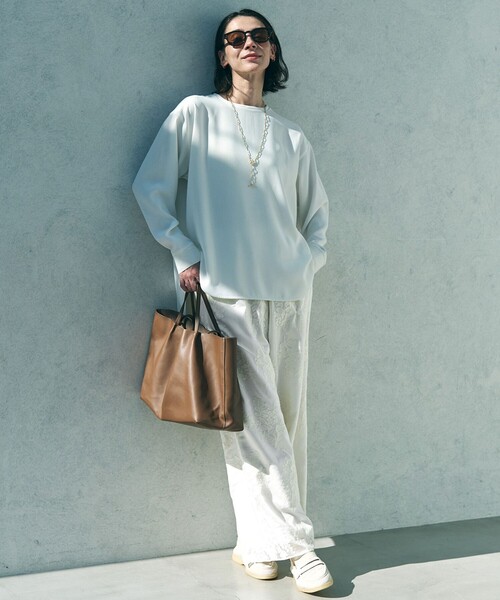 UNFILO(アンフィーロ)の「【ウエストゴム】ボタニカル エンブロイダリー パンツ(その他パンツ・レディース・ブラック系/アイボリー系・X-SMALL/MEDIUM/LARGE/SMALL)」の5枚目の写真