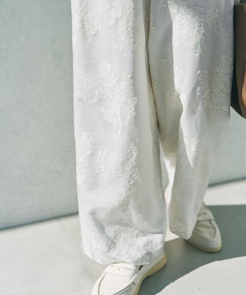 UNFILO(アンフィーロ)の「【ウエストゴム】ボタニカル エンブロイダリー パンツ(その他パンツ・レディース・ブラック系/アイボリー系・X-SMALL/MEDIUM/LARGE/SMALL)」の8枚目の写真