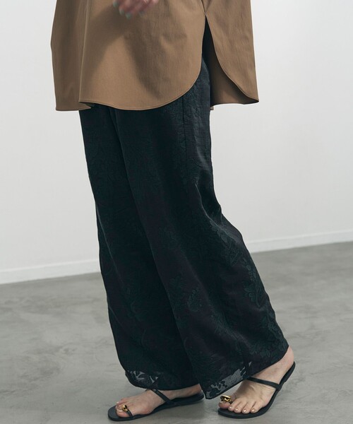 UNFILO(アンフィーロ)の「【ウエストゴム】ボタニカル エンブロイダリー パンツ(その他パンツ・レディース・ブラック系/アイボリー系・X-SMALL/MEDIUM/LARGE/SMALL)」の15枚目の写真