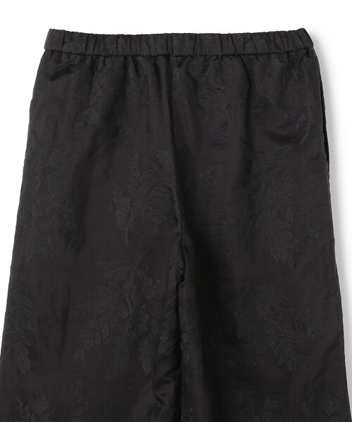 UNFILO(アンフィーロ)の「【ウエストゴム】ボタニカル エンブロイダリー パンツ(その他パンツ・レディース・ブラック系/アイボリー系・X-SMALL/MEDIUM/LARGE/SMALL)」の21枚目の写真