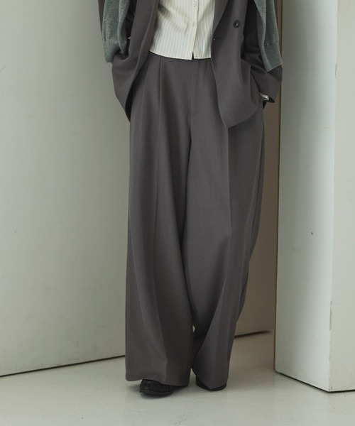 archives(アルシーヴ)の「【ONかわ】ウォッシャブルベルト付きスラックス(スラックス・レディース・グレー/ブラック/ベージュ・SMALL/MEDIUM)」の4枚目の写真