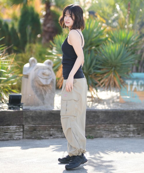 NEW ERA(ニューエラ)の「NEW ERA/ニューエラ レディース キャミソール WS RIB CAMISOLE(タンクトップ・レディース・ブラック/レッド・M/S)」の7枚目の写真