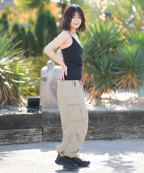 NEW ERA(ニューエラ)の「NEW ERA/ニューエラ レディース キャミソール WS RIB CAMISOLE(タンクトップ・レディース・ブラック/レッド・M/S)」の8枚目の写真