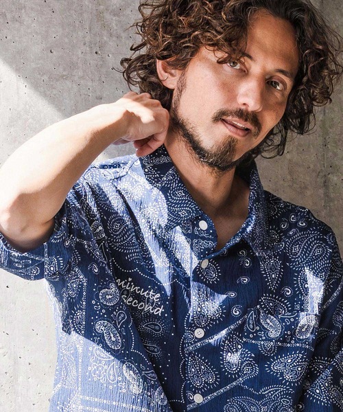 1minute 1second（ワンミニットワンセカンド）の「mhs2564-bandana print shrink shirt シャツ(1M26N150)（シャツ/ブラウス・メンズ・ブルー/ブラック/ホワイト・M/S/XL/L）」の3枚目の写真
