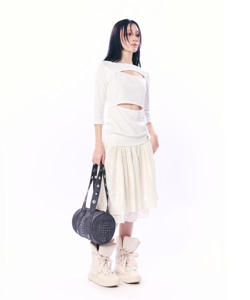 SETUP-EXE（セットアップイーエックスイー）の「EYELET STRAP DUFFLE BAG / CHARCOAL（ボストンバッグ・レディース・その他・OS）」の4枚目の写真