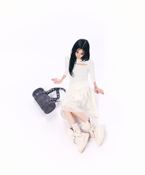SETUP-EXE（セットアップイーエックスイー）の「EYELET STRAP DUFFLE BAG / CHARCOAL（ボストンバッグ・レディース・その他・OS）」の7枚目の写真