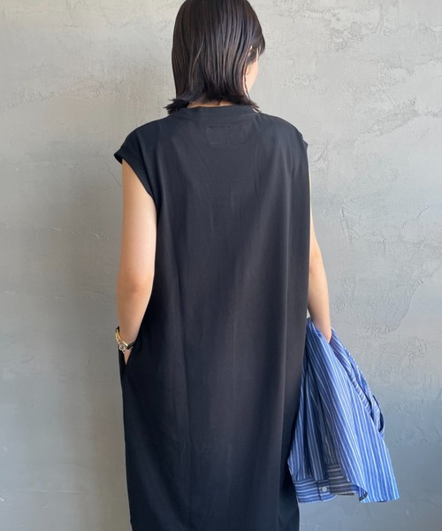 UNIVERSAL OVERALL（ユニバーサルオーバーオール）の「【WEB先行予約】［UNIVERSAL OVERALL/ユニバーサルオーバーオール］フロッキーワンポイントロゴ ノースリーブ マキシ丈ワンピース（ワンピース・レディース・ブラック/アイボリー/ネイビー・F）」の15枚目の写真