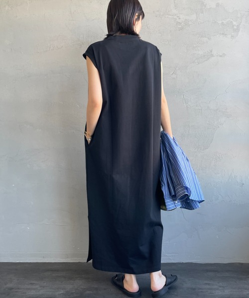 UNIVERSAL OVERALL（ユニバーサルオーバーオール）の「【WEB先行予約】［UNIVERSAL OVERALL/ユニバーサルオーバーオール］フロッキーワンポイントロゴ ノースリーブ マキシ丈ワンピース（ワンピース・レディース・ブラック/アイボリー/ネイビー・F）」の18枚目の写真