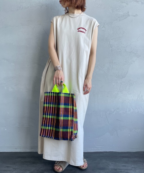 UNIVERSAL OVERALL（ユニバーサルオーバーオール）の「【WEB先行予約】［UNIVERSAL OVERALL/ユニバーサルオーバーオール］フロッキーワンポイントロゴ ノースリーブ マキシ丈ワンピース（ワンピース・レディース・ブラック/アイボリー/ネイビー・F）」の11枚目の写真