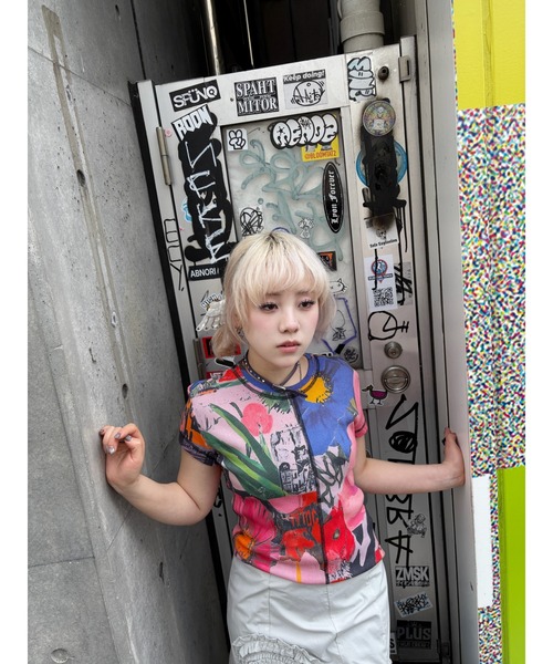 Desigual(デシグアル)の「フラワーコラージュラメジャージーTシャツ(Tシャツ/カットソー・レディース・レッド・M/L/XL/XS/S)」の3枚目の写真