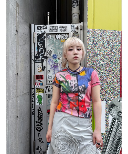 Desigual(デシグアル)の「フラワーコラージュラメジャージーTシャツ(Tシャツ/カットソー・レディース・レッド・M/L/XL/XS/S)」の4枚目の写真