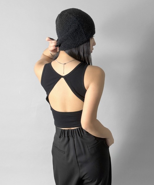 LVEU.(ラブユ.)の「【LVEU.】バックオープンカップインタンクトップ / トップス タンク キャミ カップ付き ストレッチ ノースリーブ ノースリ バックオープン クロップド ショート ブラック ホワイト ZOZOTOWN限定(タンクトップ・レディース・ブラック/ホワイト・FREE)」の1枚目の写真