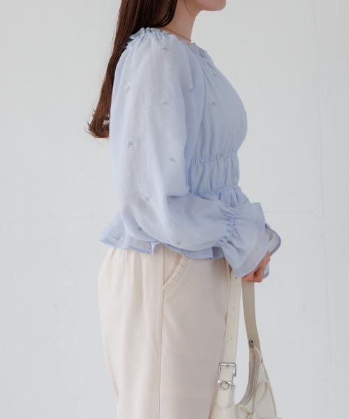 flower（フラワー）の「シャイニーフラワーブラウス（シャツ/ブラウス・レディース・ブルー/ホワイト・FREE）」の7枚目の写真