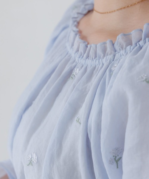 flower（フラワー）の「シャイニーフラワーブラウス（シャツ/ブラウス・レディース・ブルー/ホワイト・FREE）」の12枚目の写真