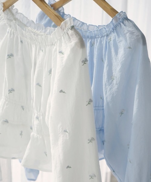 flower（フラワー）の「シャイニーフラワーブラウス（シャツ/ブラウス・レディース・ブルー/ホワイト・FREE）」の15枚目の写真