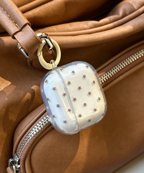 Fun & Daily(ファンアンドデイリー)の「Small Star AirPods Case / エアポッズ4 プロ3(ヘッドフォン/イヤホン・レディース・クリア/レッド・B/A)」の5枚目の写真
