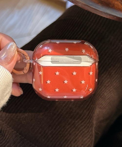 Fun & Daily(ファンアンドデイリー)の「Small Star AirPods Case / エアポッズ4 プロ3(ヘッドフォン/イヤホン・レディース・クリア/レッド・B/A)」の9枚目の写真