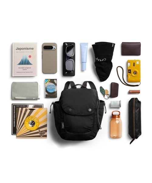 Bellroy(ベルロイ)の「Bellroy-バックパック/ミニバッグ Cinch Minipack(バックパック/リュック・メンズ・ブラック・ONE SIZE)」の8枚目の写真