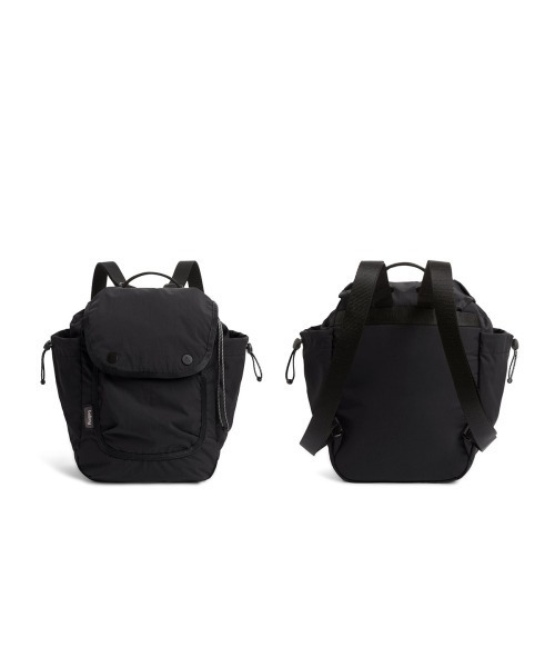 Bellroy(ベルロイ)の「Bellroy-バックパック/ミニバッグ Cinch Minipack(バックパック/リュック・メンズ・ブラック・ONE SIZE)」の2枚目の写真
