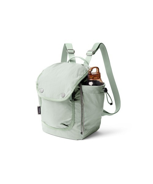 Bellroy(ベルロイ)の「Bellroy-バックパック/ミニバッグ Cinch Minipack(バックパック/リュック・メンズ・ブラック・ONE SIZE)」の14枚目の写真