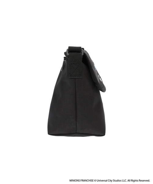Manhattan Portage（マンハッタンポーテージ）の「Nylon Messenger Bag (XS) BP W/DIV MGNT 500D CORDURA / MINIONS（メッセンジャーバッグ・レディース・ブラック・X-SMALL）」の3枚目の写真