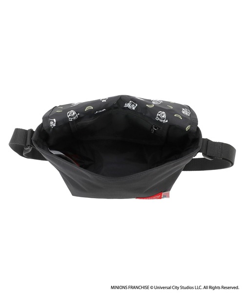 Manhattan Portage（マンハッタンポーテージ）の「Nylon Messenger Bag (XS) BP W/DIV MGNT 500D CORDURA / MINIONS（メッセンジャーバッグ・レディース・ブラック・X-SMALL）」の6枚目の写真