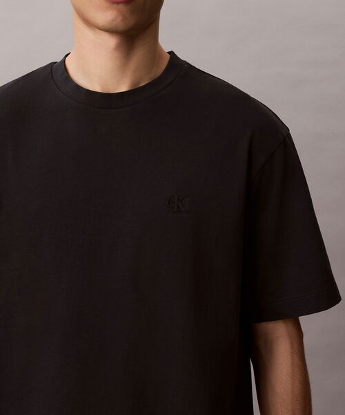 Calvin Klein(カルバン・クライン)の「リラックスピグメントダイTシャツ(Tシャツ/カットソー・メンズ・ダークブルー/オフホワイト/ブラック・S/M/L/XL)」の20枚目の写真