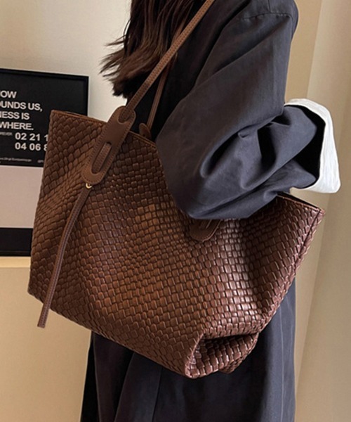ReRe(リリ)の「編み込みトートバッグ(トートバッグ・レディース・オフホワイト/ライトブラウン/ブラック/ダークブラウン・FREE)」の5枚目の写真