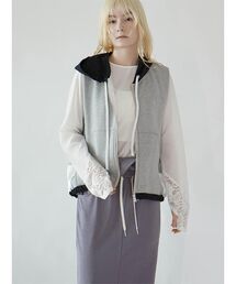 SLEEVELESS ZIP-UP HOODIE
