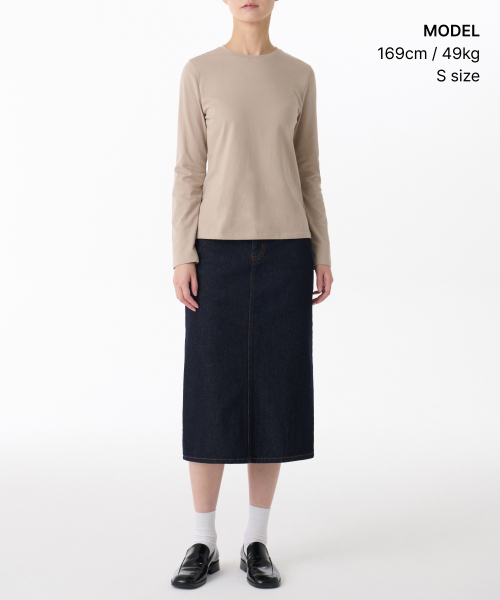 MUSINSA STANDARD WOMAN（ムシンサスタンダードウーマン）の「ウィメンズフレキシブルクルーネック長袖Tシャツ[グレイッシュベージュ]（Tシャツ/カットソー・レディース・その他・MEDIUM/LARGE/SMALL/X-SMALL）」の2枚目の写真