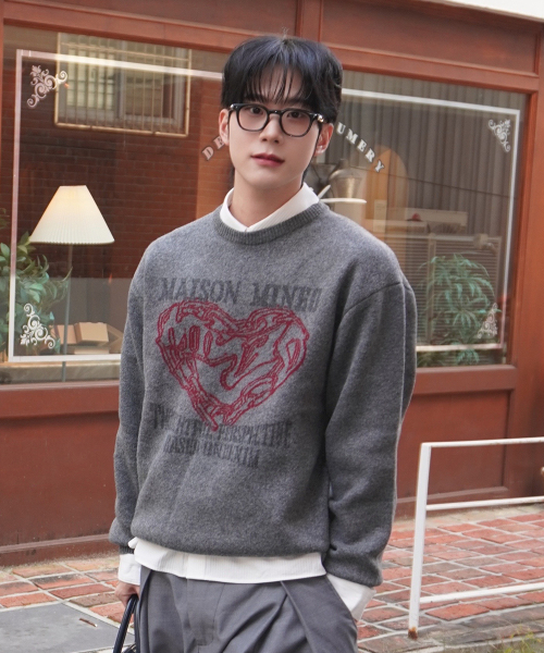 MAISON MINED（メゾンミネド）の「DOODLE HEART KNIT CHARCOAL（ニット/セーター・メンズ・その他・SMALL/MEDIUM/LARGE）」の3枚目の写真