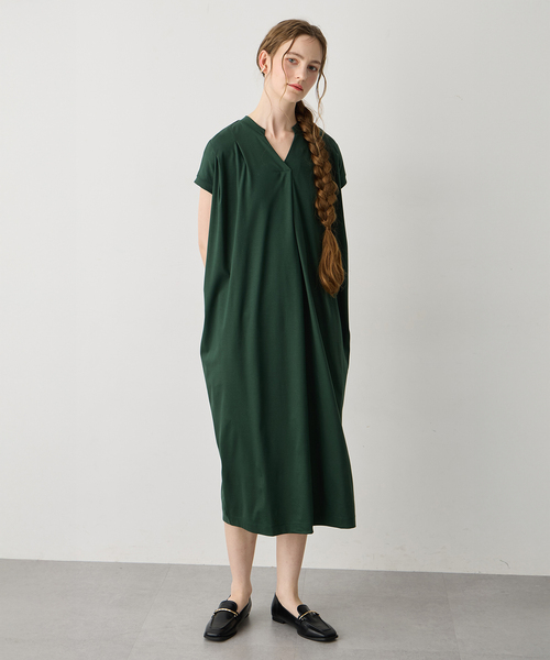 LE SOUK HOLIDAY（ルスークホリデー）の「スキッパーネックコクーンワンピース【接触冷感・吸水速乾】（ワンピース・レディース・チャコールグレー/グリーン/ブラック・M/L）」の4枚目の写真