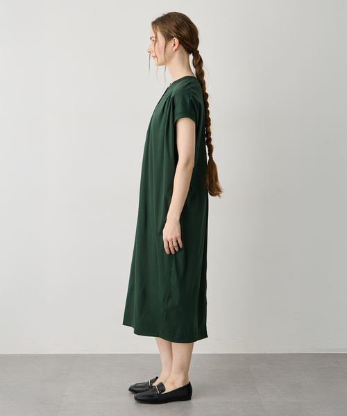 LE SOUK HOLIDAY（ルスークホリデー）の「スキッパーネックコクーンワンピース【接触冷感・吸水速乾】（ワンピース・レディース・チャコールグレー/グリーン/ブラック・M/L）」の8枚目の写真
