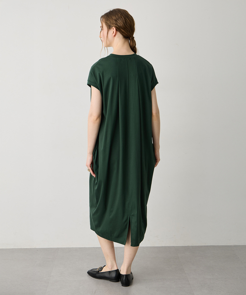 LE SOUK HOLIDAY（ルスークホリデー）の「スキッパーネックコクーンワンピース【接触冷感・吸水速乾】（ワンピース・レディース・チャコールグレー/グリーン/ブラック・M/L）」の9枚目の写真