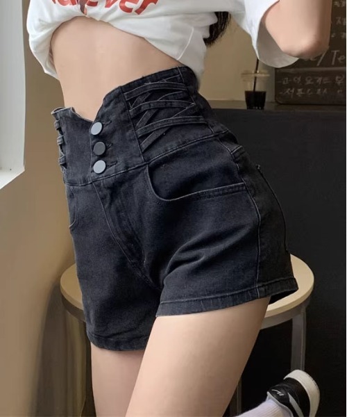 &soiree(アンドソワレ)の「サイドレースアップハイウエストデニムショートパンツ(デニムパンツ・レディース・ブルー/ブラック・X-SMALL/SMALL/MEDIUM/LARGE/X-LARGE)」の6枚目の写真